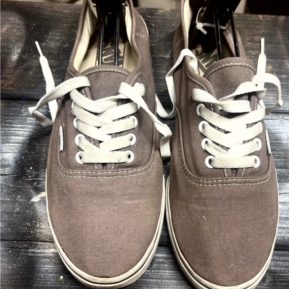 Brown Vans Authentic trainers #vansauthentic W9 ready to wear